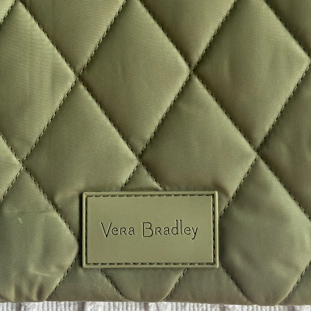 Vera Bradley Olive Green Quilted Laptop Sleeve - Picture 2 of 5